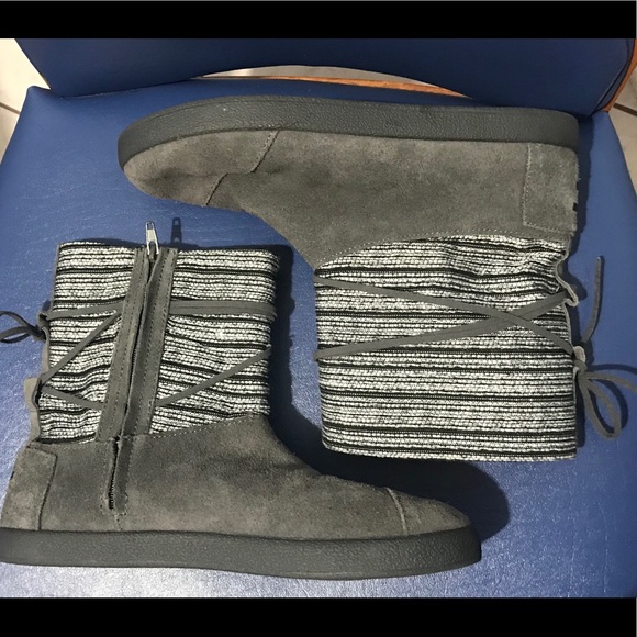 Toms women’s gray suede boot - Picture 14 of 16